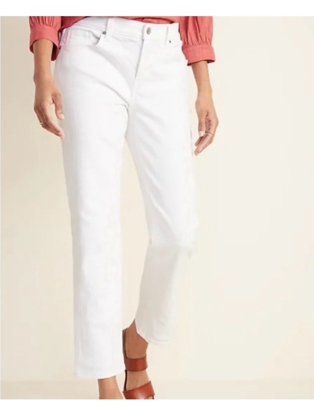 Old Navy White Cropped Straight Jeans - Women